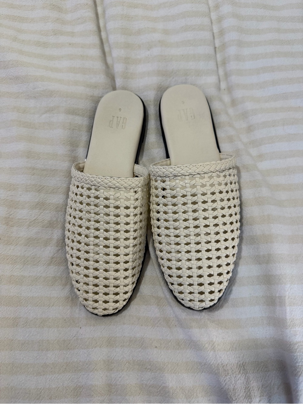 GAP Woven Slip-On Mules in Off-White
